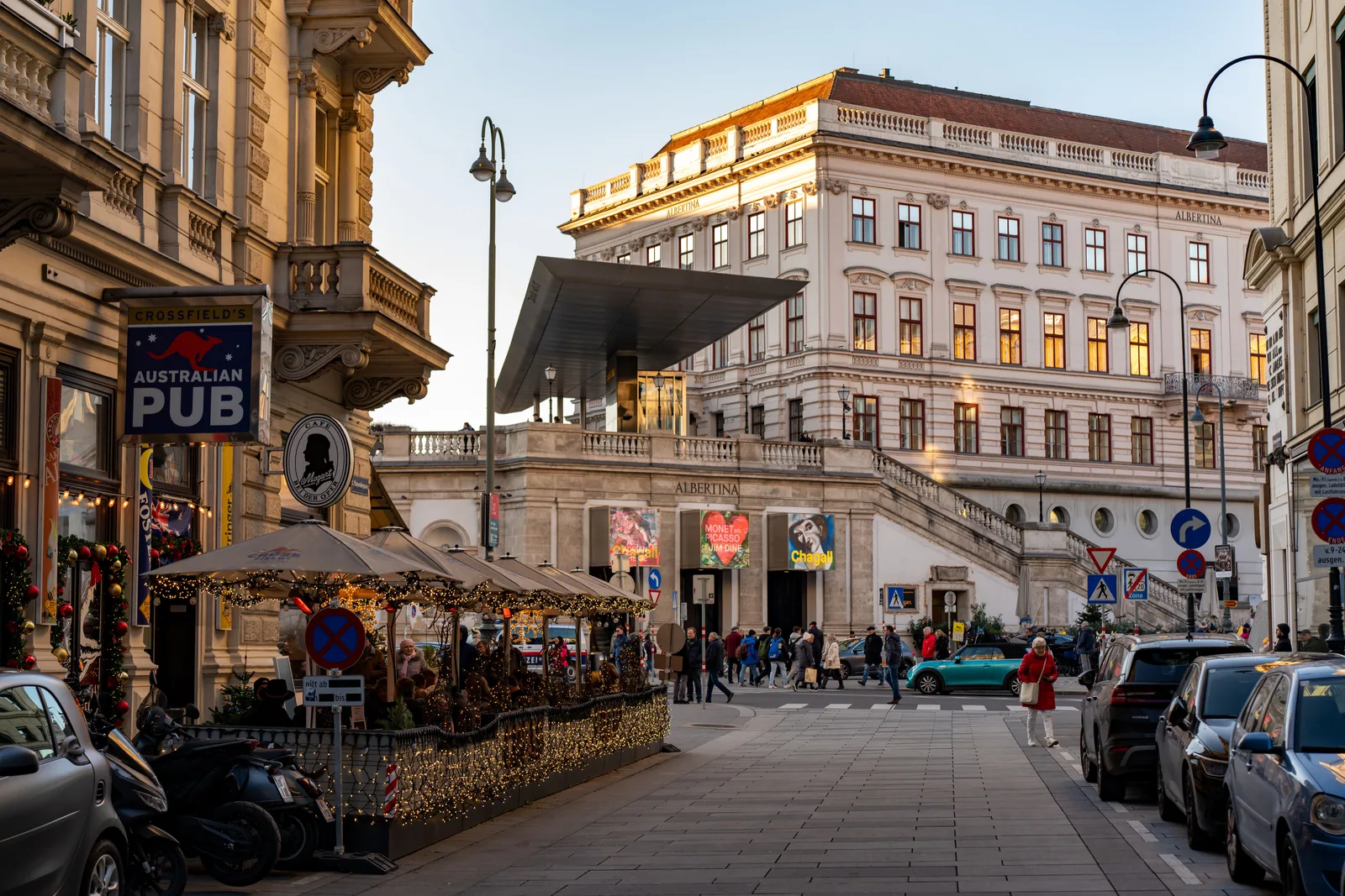 Víkend ve Vídni s matchem: Neubau bez turistů, vlakem za 590 Kč